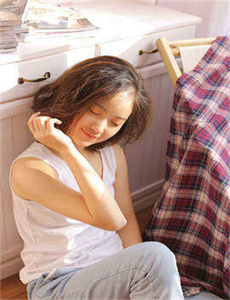 美女模特人体艺术/儿童诗 看电视